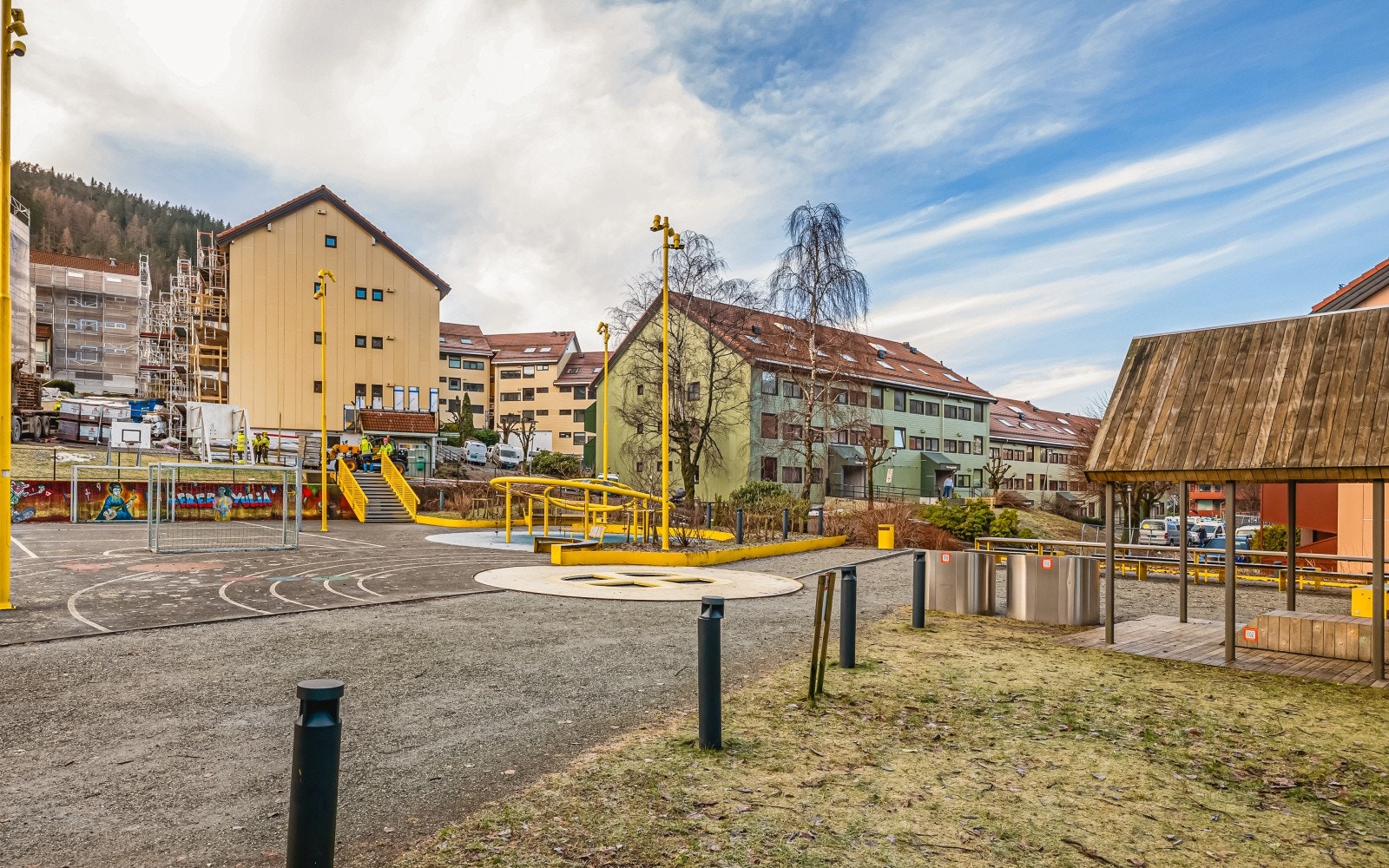 Rett i nærheten ligger en koselig lekeplass som gir gode lekemuligheter. Galleribilde