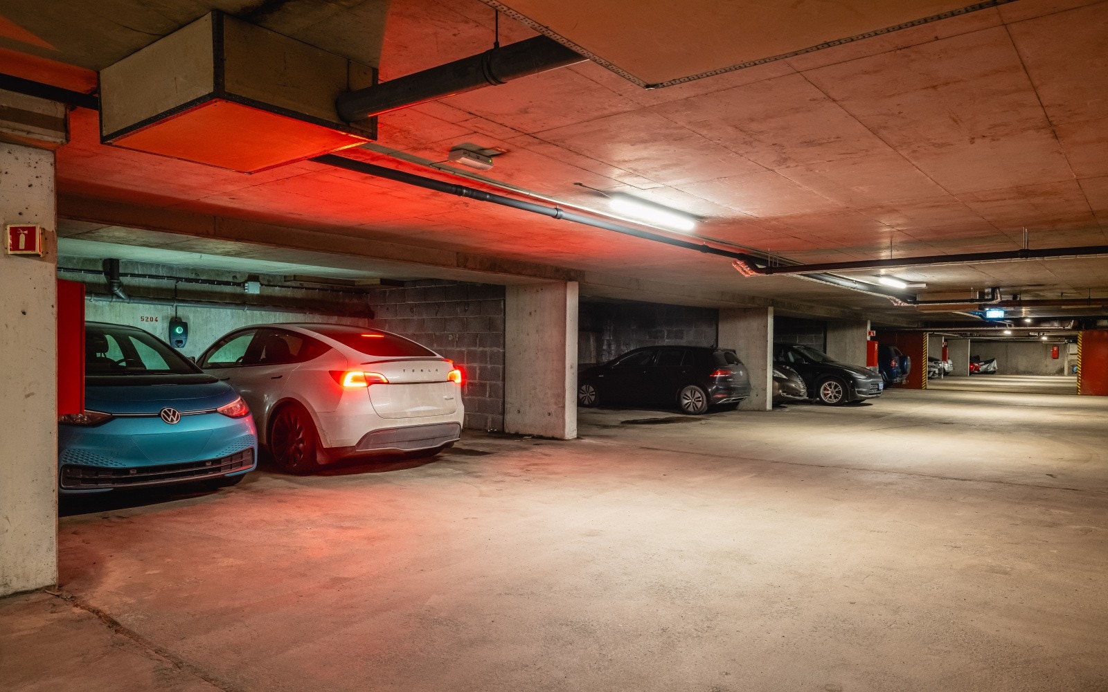 Mulighet for å kjøpe parkeringsplass i garasje med El-lader av selger, se mer info i salgsoppgaven. Galleribilde