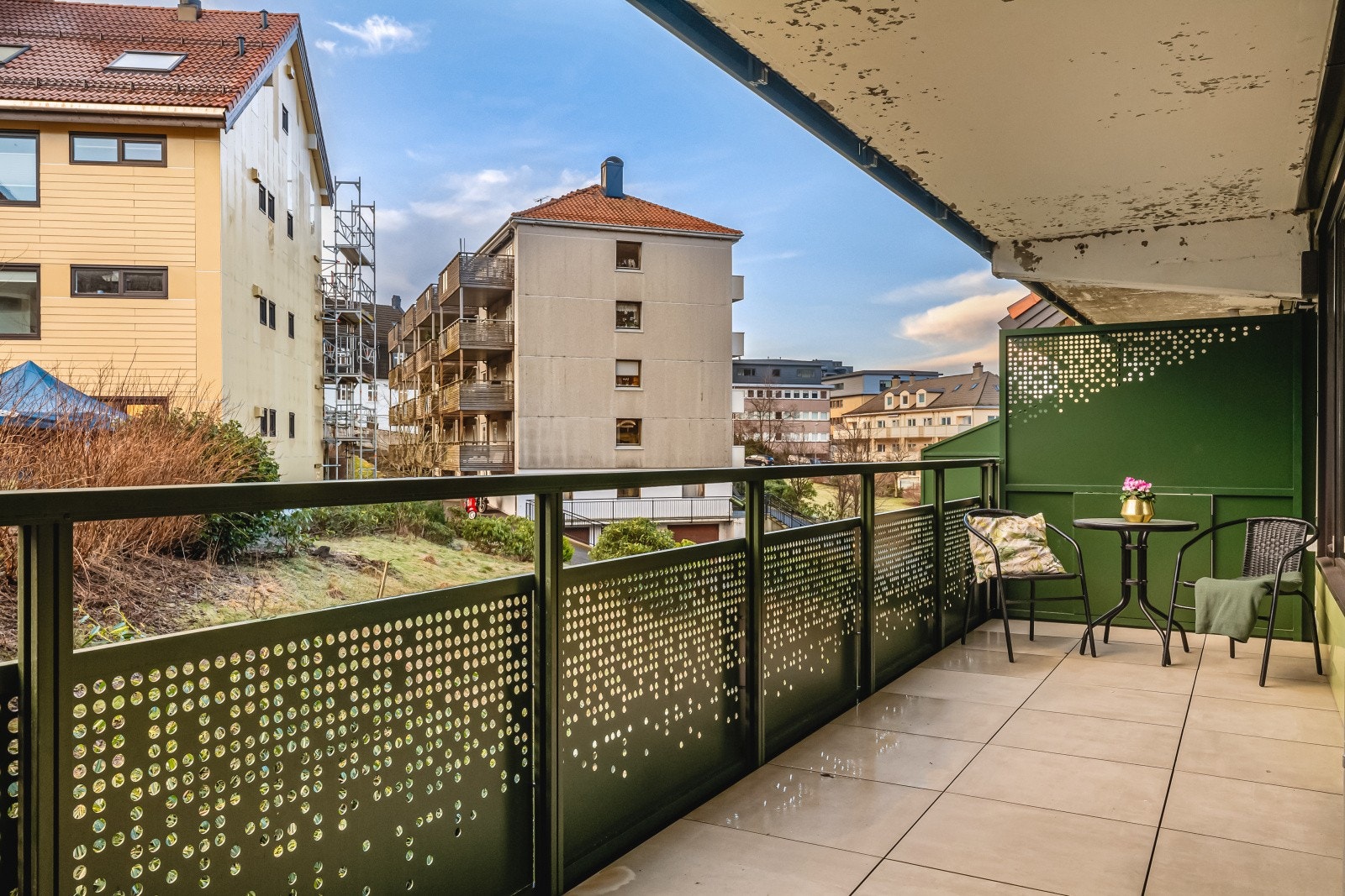 I forbindelse med vedlikehold av borettslaget har det kommet en rekke gode oppgraderinger i bygget. Interessenter oppfordres å se salgsoppgaven for mer info vdr. oppgraderinger i borettslaget. Galleribilde