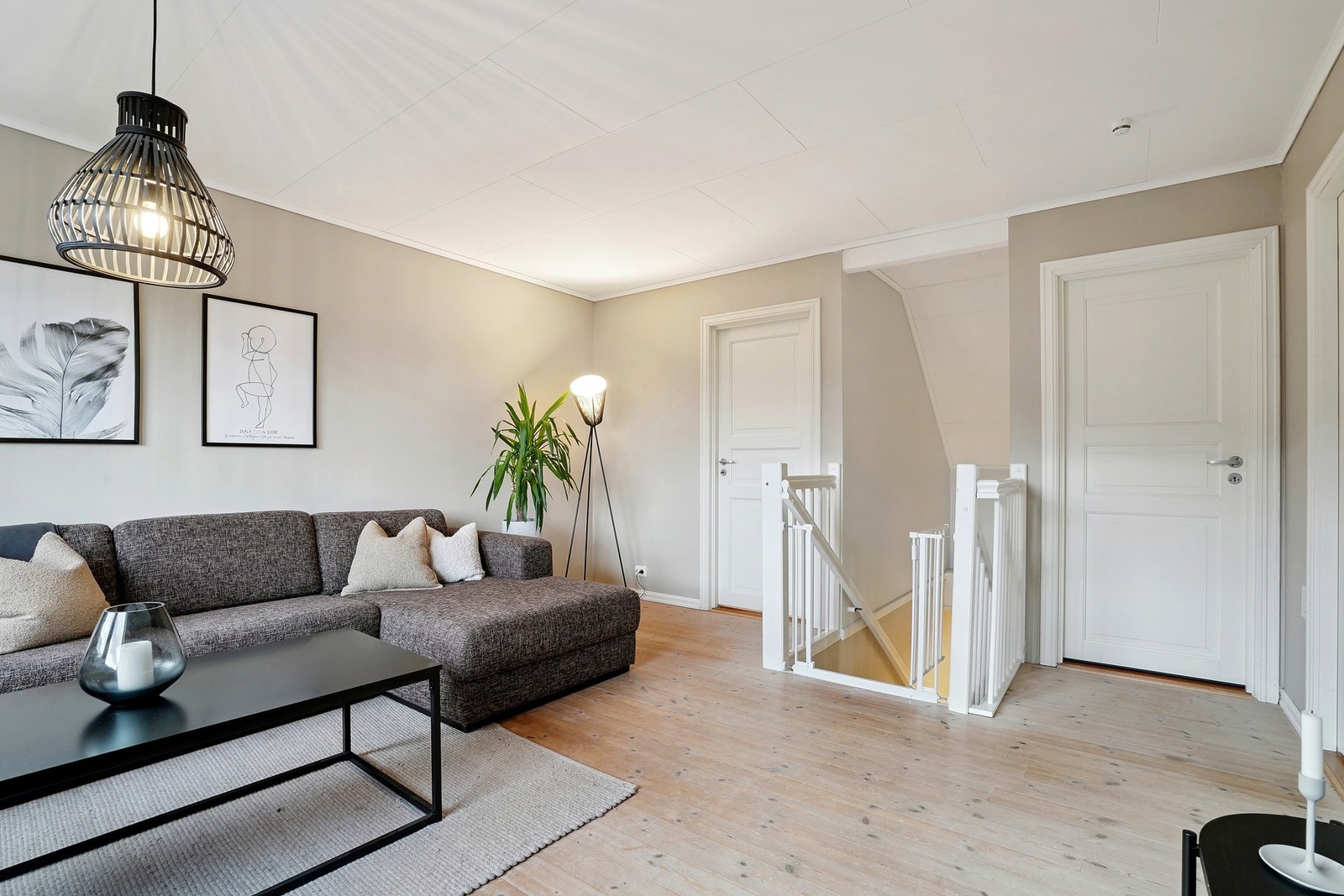 I 2.etasje finner vi blant annet stue og to soverom. Galleribilde