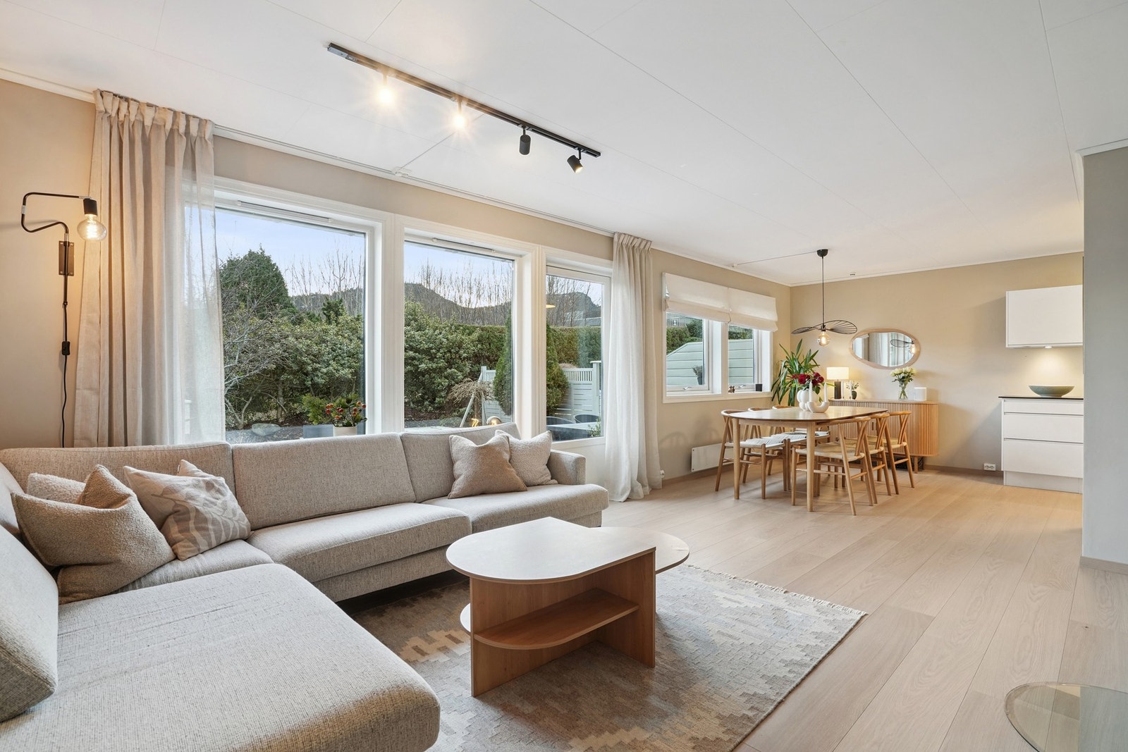 Velkommen til Sundbakken 12! Foto: EFKT AS v/Marcus Vinjevoll Sætre. Galleribilde