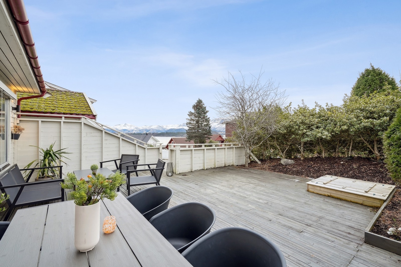 God plass til innredning i flere soner, samt grillen. Galleribilde