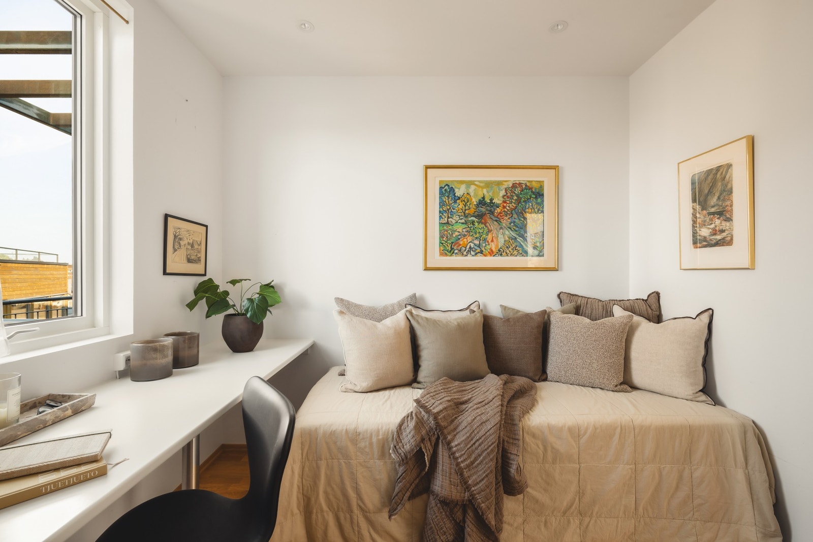 Soverom nummer tre er perfekt som gjesterom eller kontor. Galleribilde