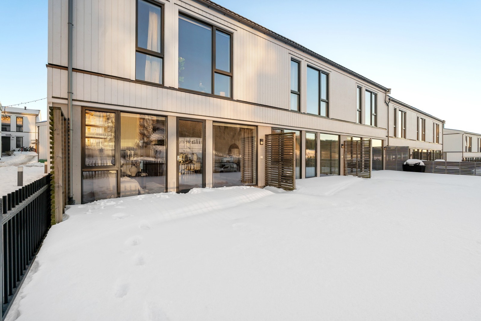 Det er mulig å ramme inn og utvide terrassen på rekkehuset. Galleribilde