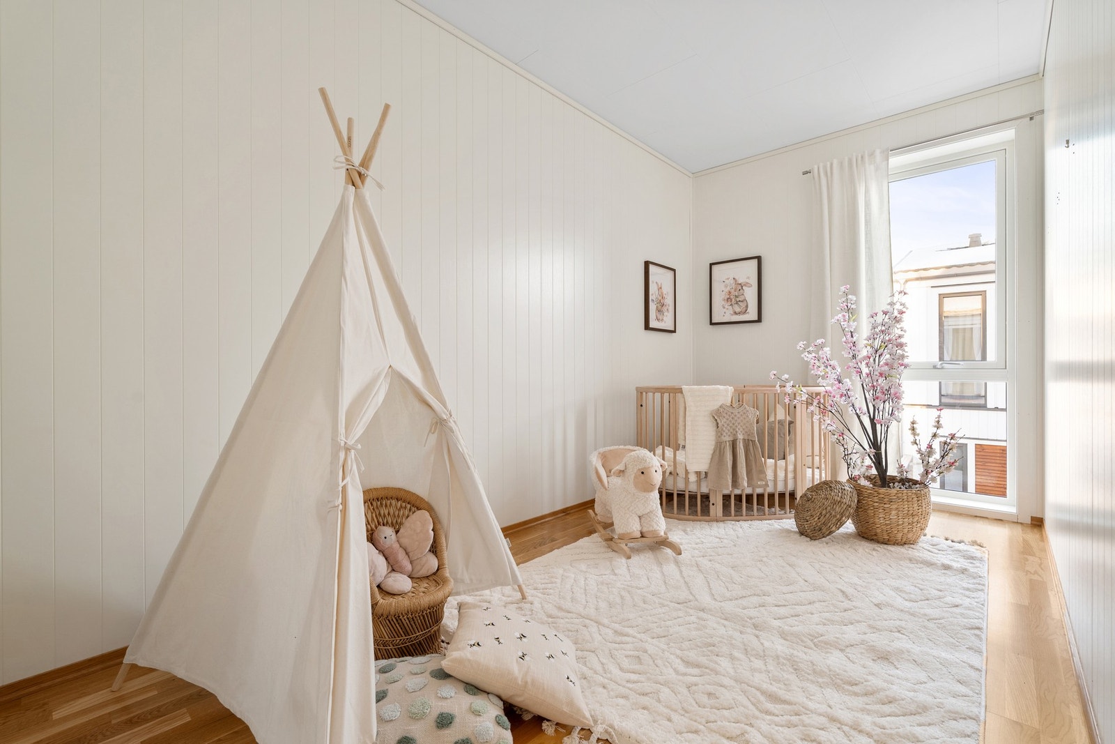 De 2 andre soverommene er på henholdsvis 6,8m² og 9,2m². Galleribilde