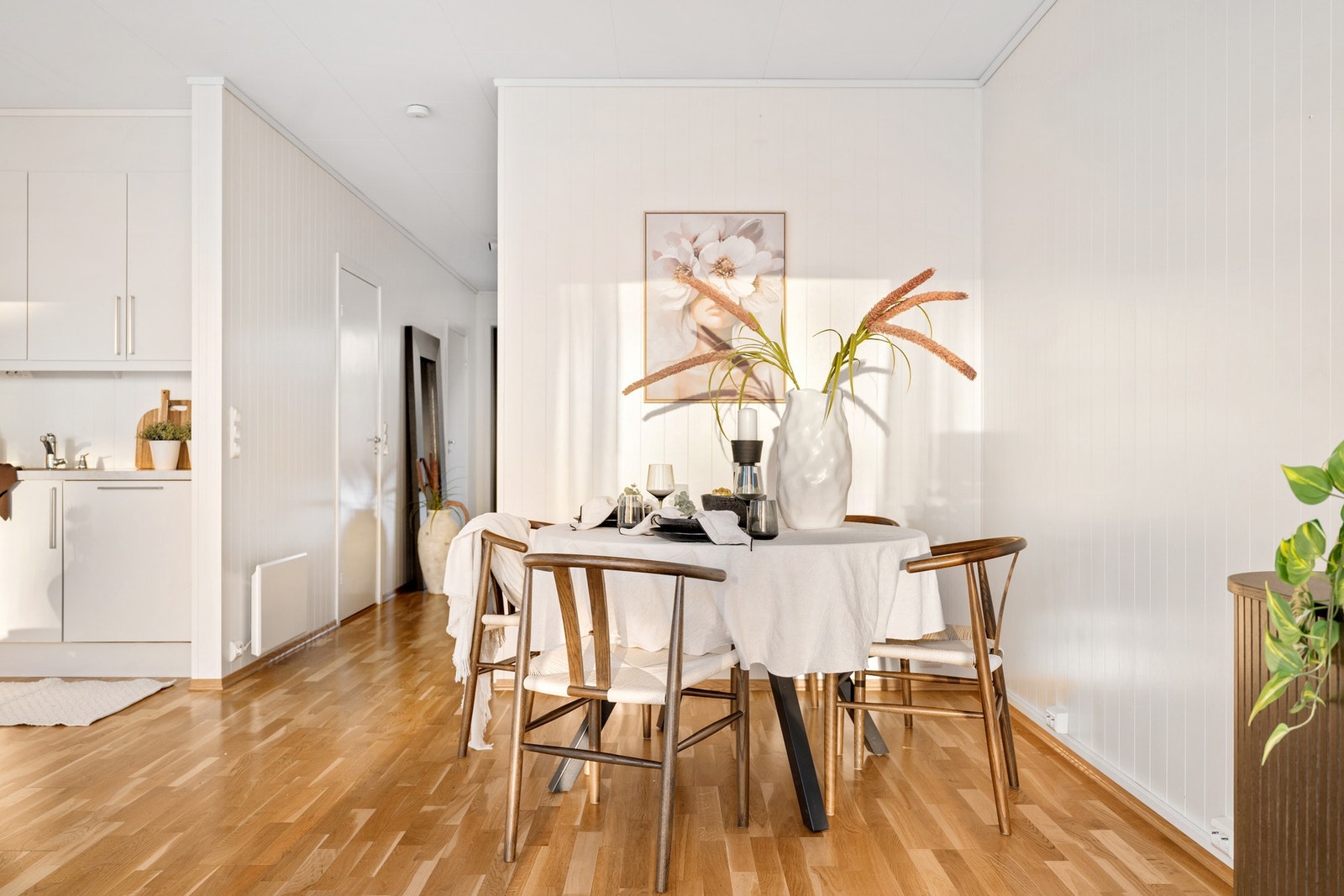 Spisebordet finner sin naturlige plassering i tilknytting stue/kjøkken. Galleribilde