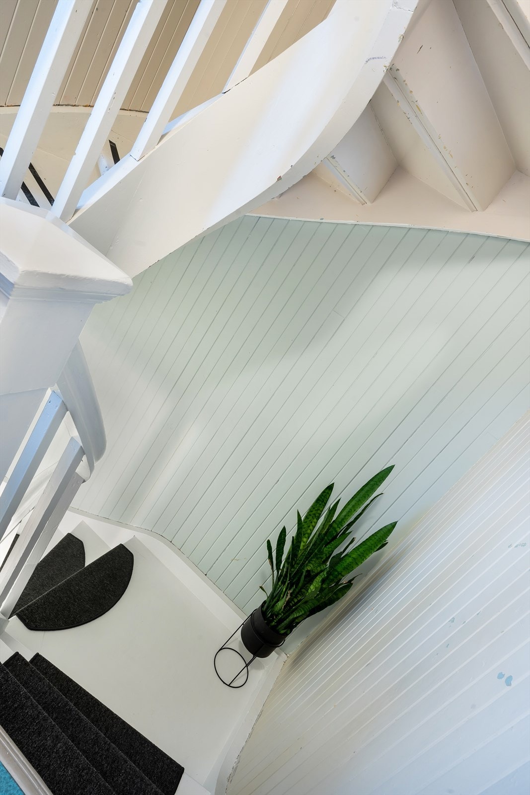 Leil. 2 - Trappegang opp til 2. etasje. Galleribilde