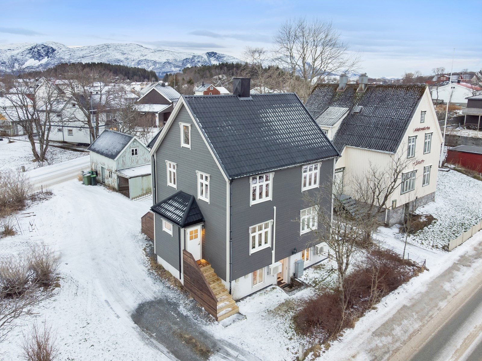 Velkommen til St.Knuts Gate 1 som her presenteres av eiendomsmegler Elin Edblad - REDE eiendomsmegling. Foto: Don't Be Negative Galleribilde