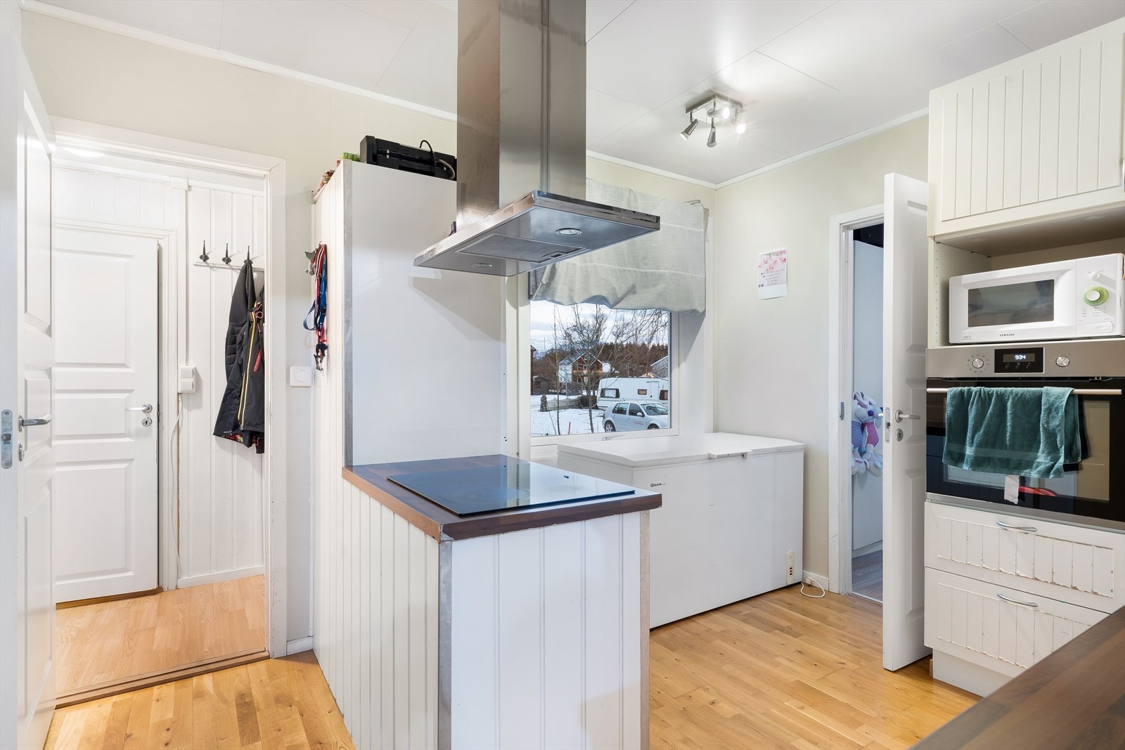 Leil. 1 - Velkommen inn! Her er det satt inn et nytt vindu i øst 2025. Galleribilde