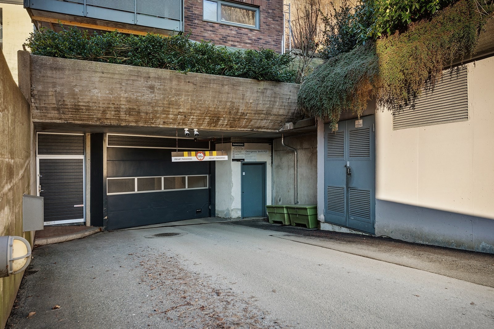 Det er flytende parkering i garasjen. Alle har rett til en plass Galleribilde