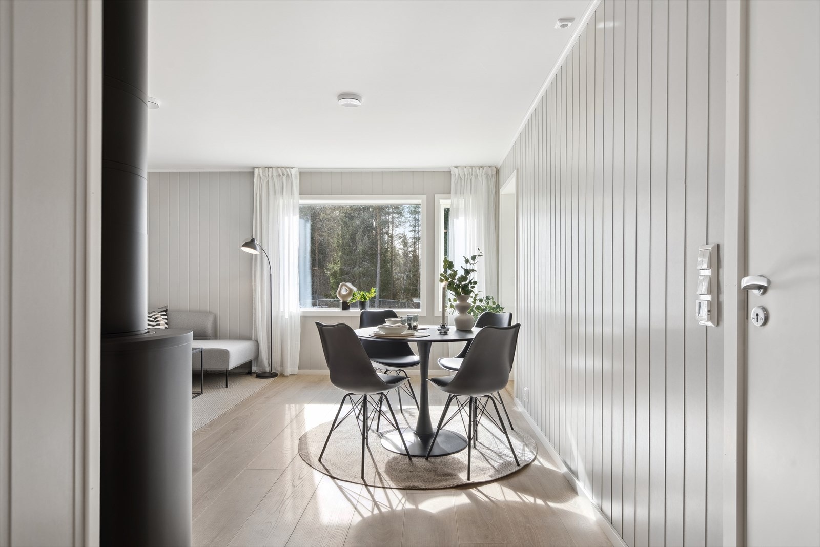 Praktisk åpen stue -og kjøkkenløsning Galleribilde