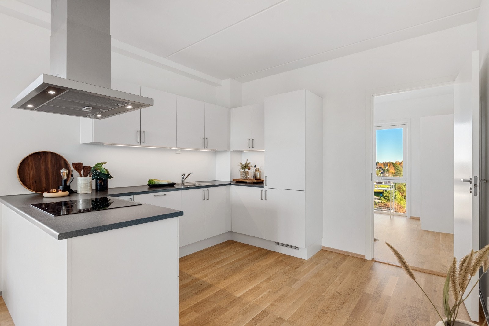 Kjøkkenet er fra Sigdal og de integrerte hvitevarene følger naturligvis med Galleribilde