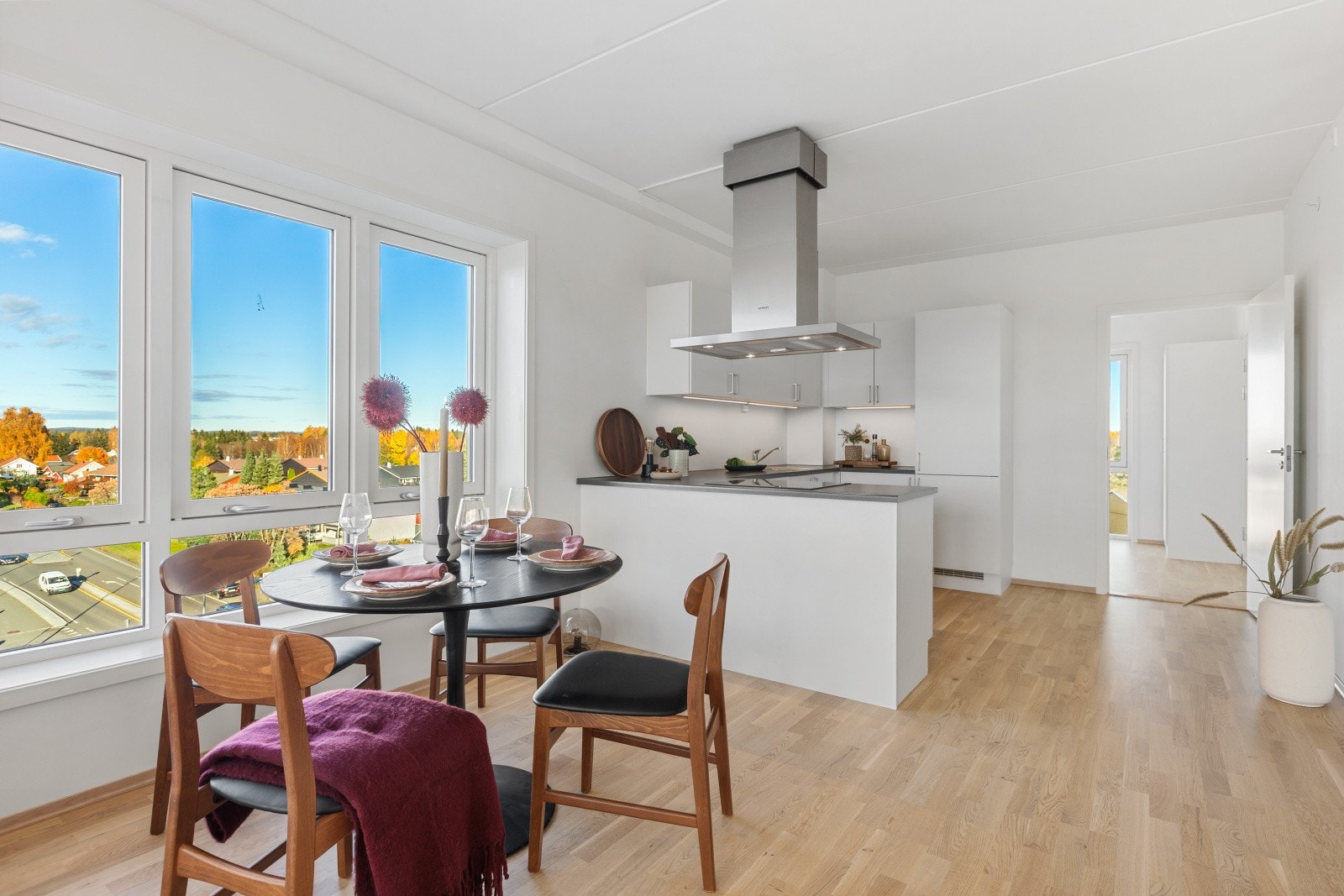 God plass til større spisebord Galleribilde