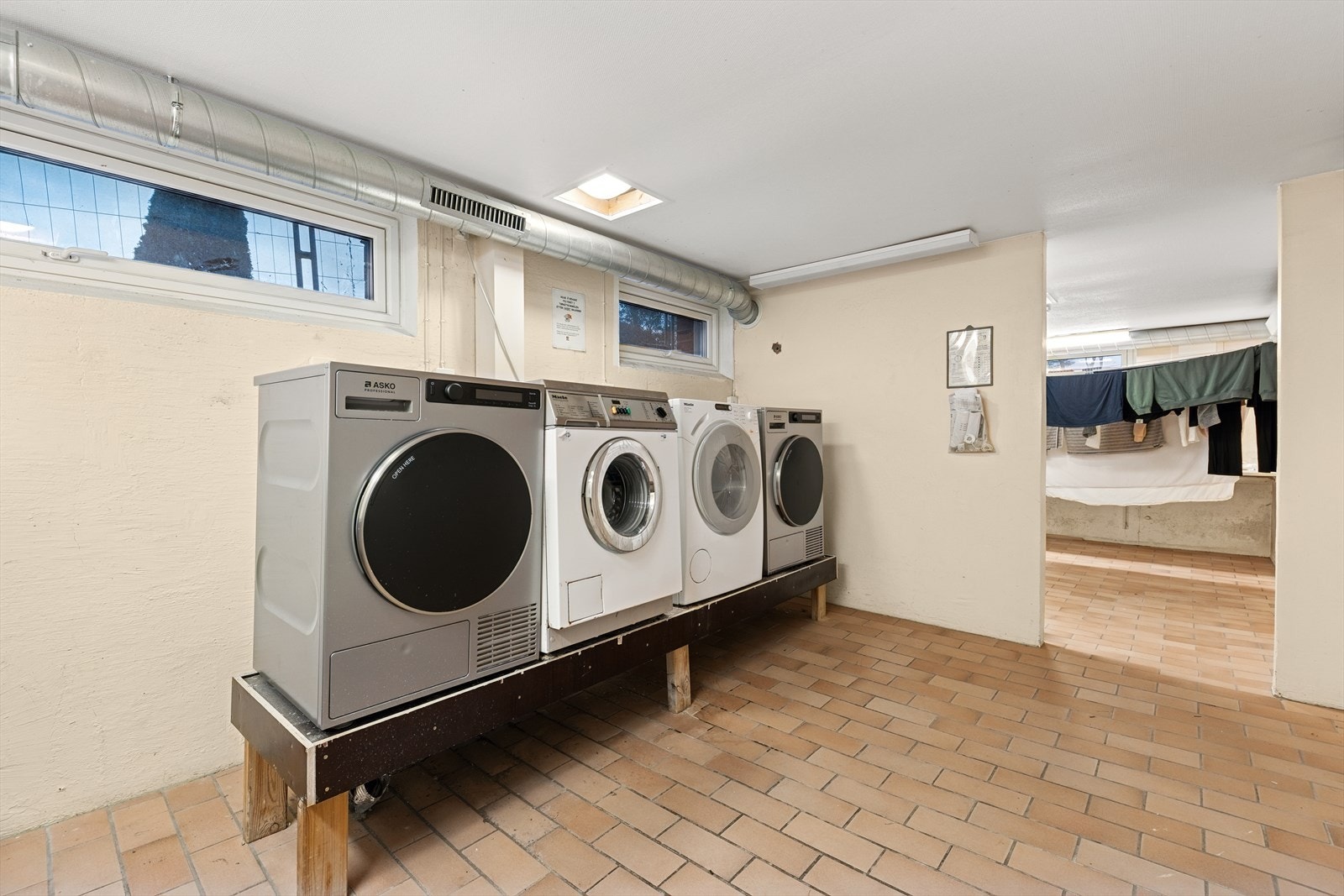 Vaskerom. Galleribilde