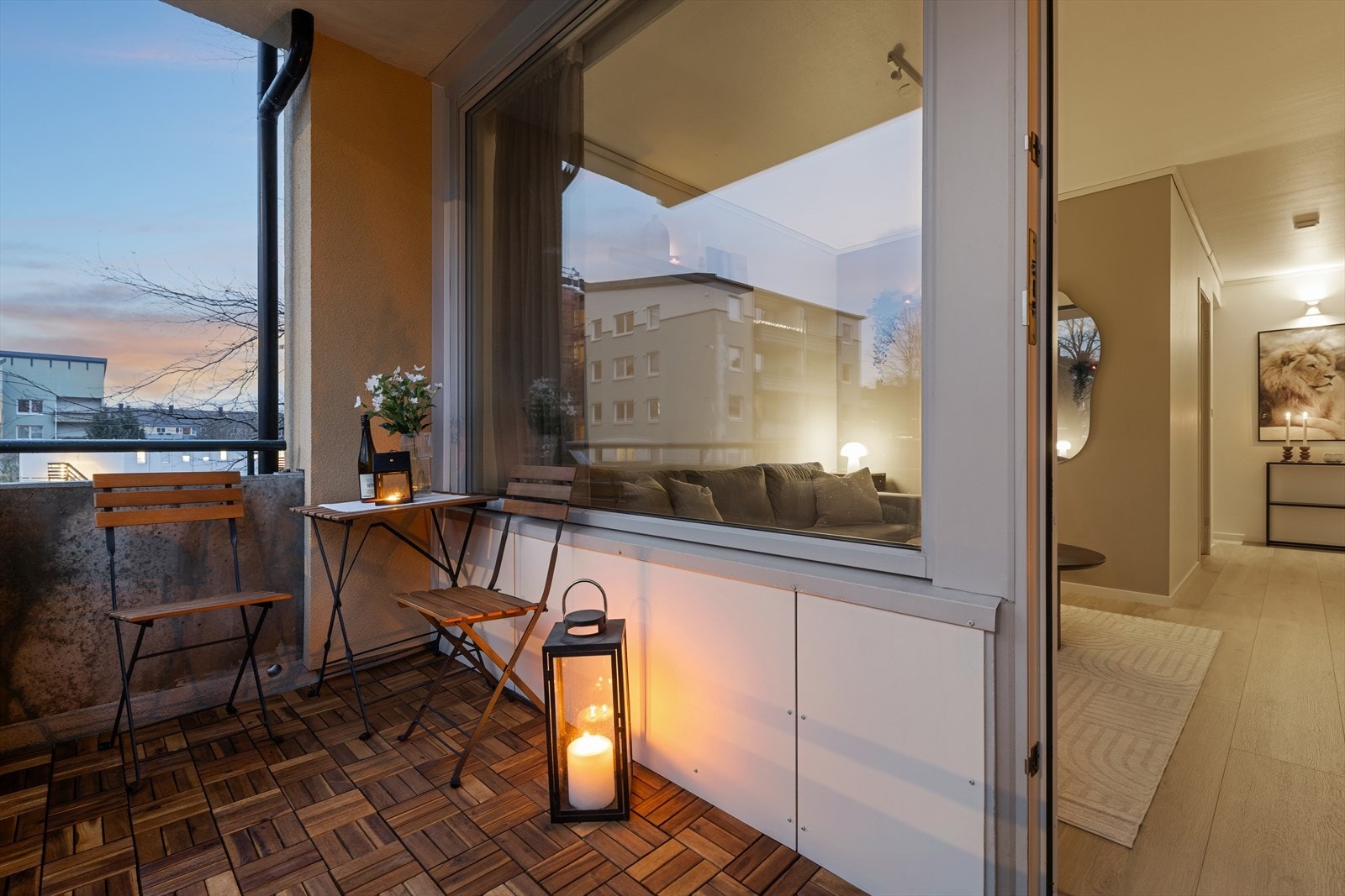 Kjekk balkong med utgang fra stuen. Galleribilde