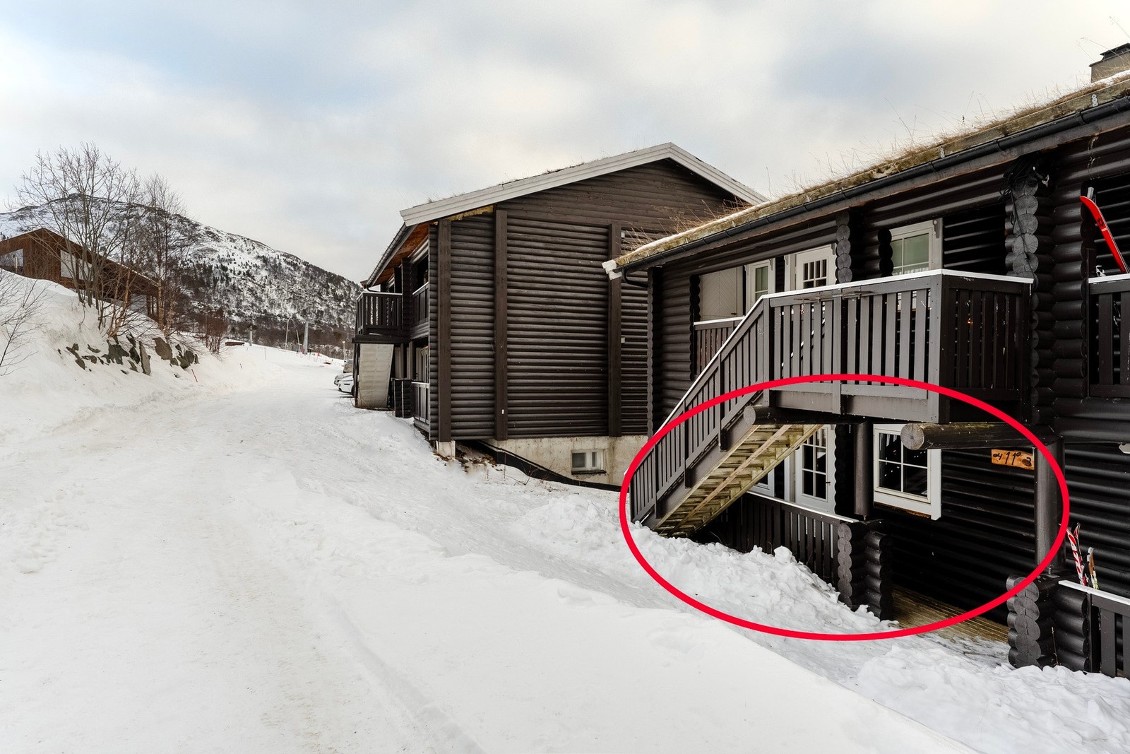 Forsikring, brøyting, brannvarslingsanlegg og div. driftsutgifter inngår i de månedlige felleskostnadene. Galleribilde