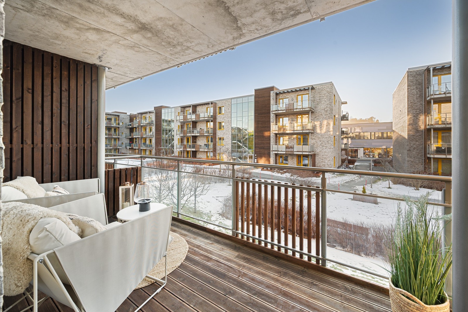 Fra stuen har man utgang til en romslig terrasse på ca 9,4m². Galleribilde