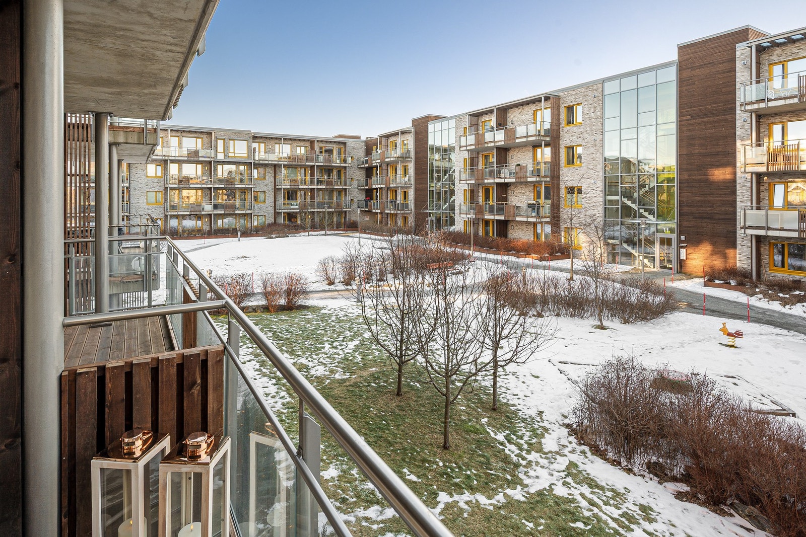 Terrassen er sørvendt og har gode solforhold. Galleribilde