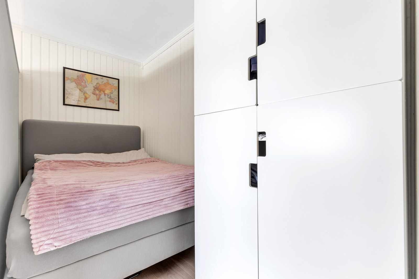 Plass til garderobeskap. Galleribilde