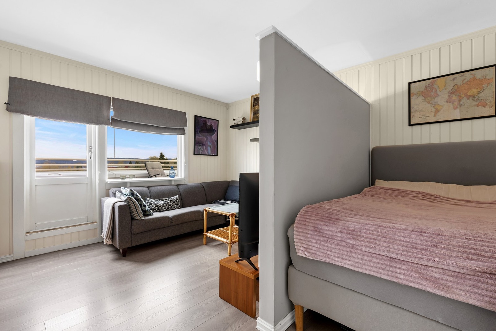 Alkoven rommer en dobbeltseng. Galleribilde