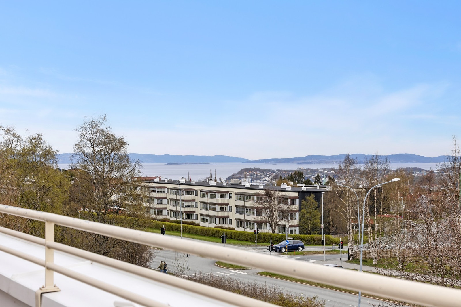 Svært sentral beliggenhet på Havstad, med nærhet til kollektivtilbud, Bymarka, sentrum og høyskoler. Galleribilde