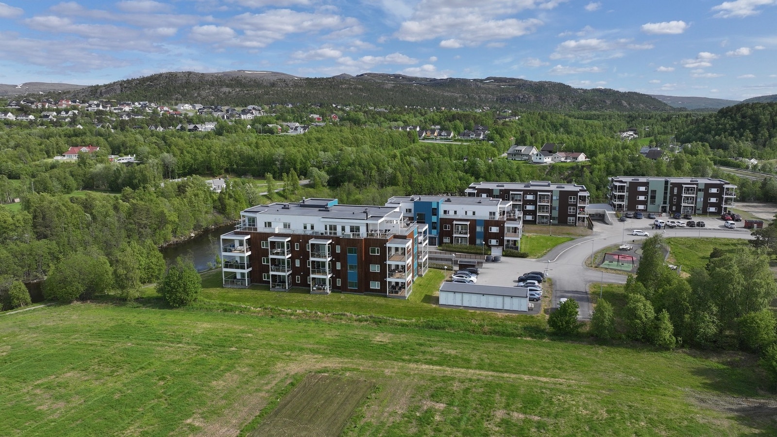 Her finner du også kjøpesentrene Parksenteret og Amfi Alta med til sammen cirka 90 butikker. Galleribilde