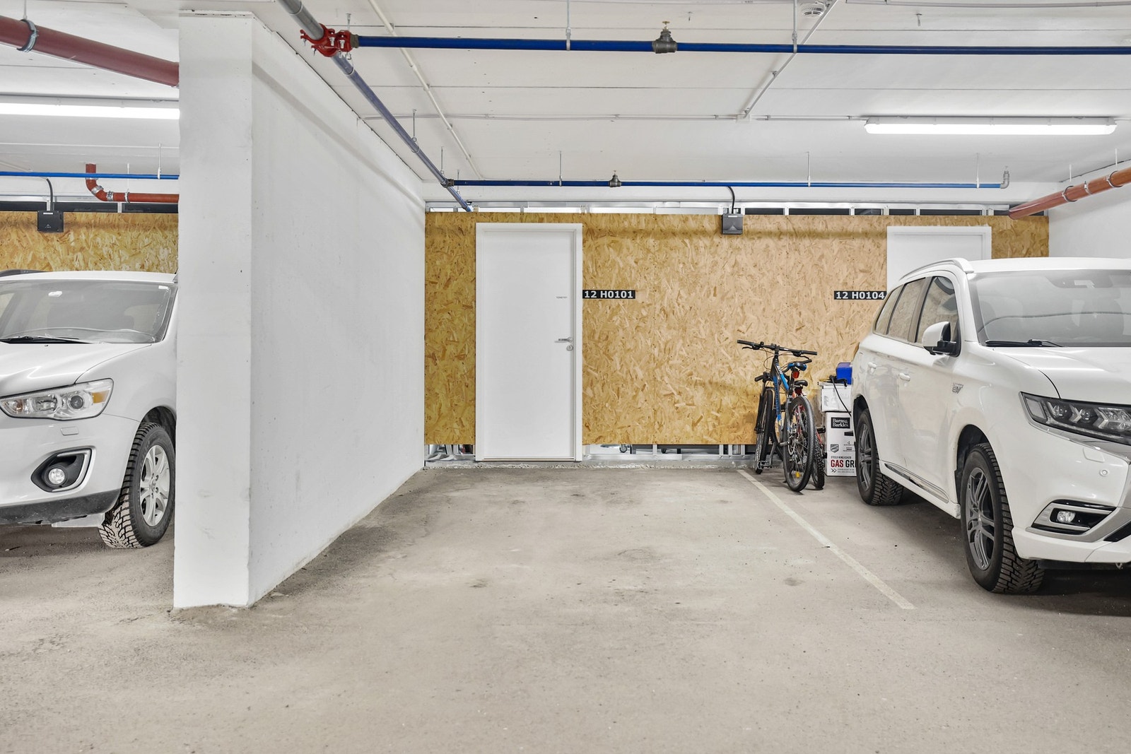 Det medfølger en fast parkeringsplass i felles garasje. Galleribilde