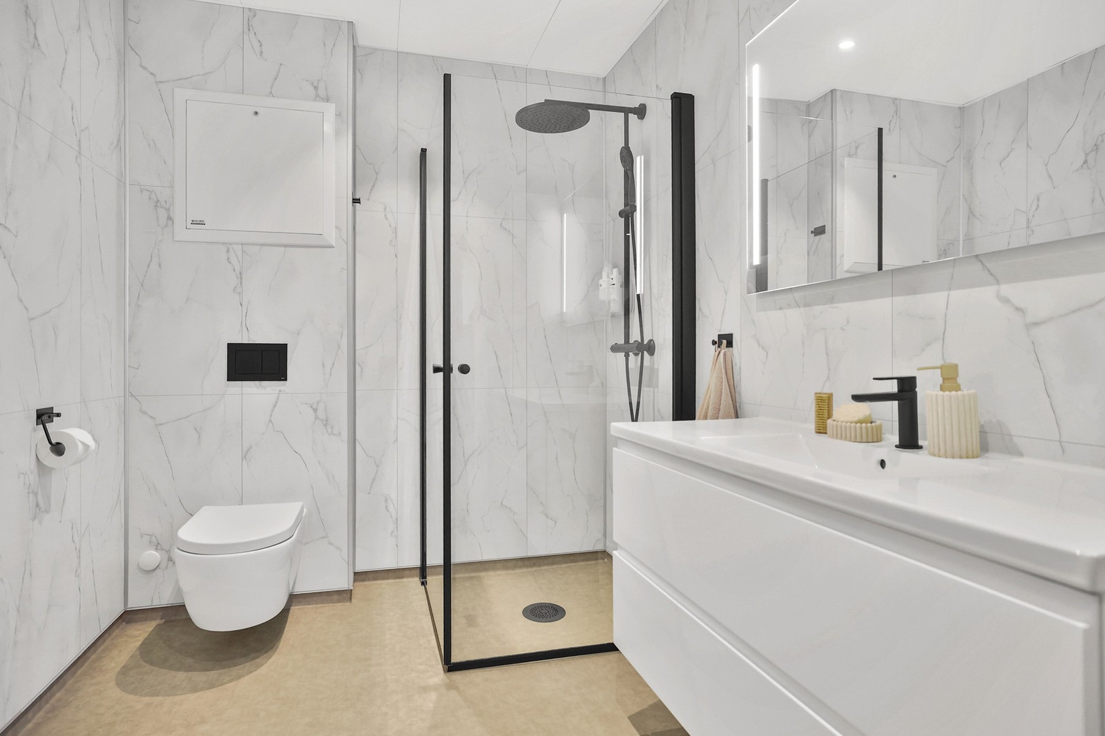 Baderom med behagelig gulvvarme. Galleribilde