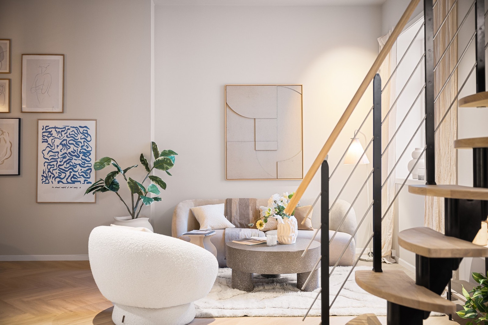 - Spennende detaljer er gjennomgående i hele boligen - Galleribilde