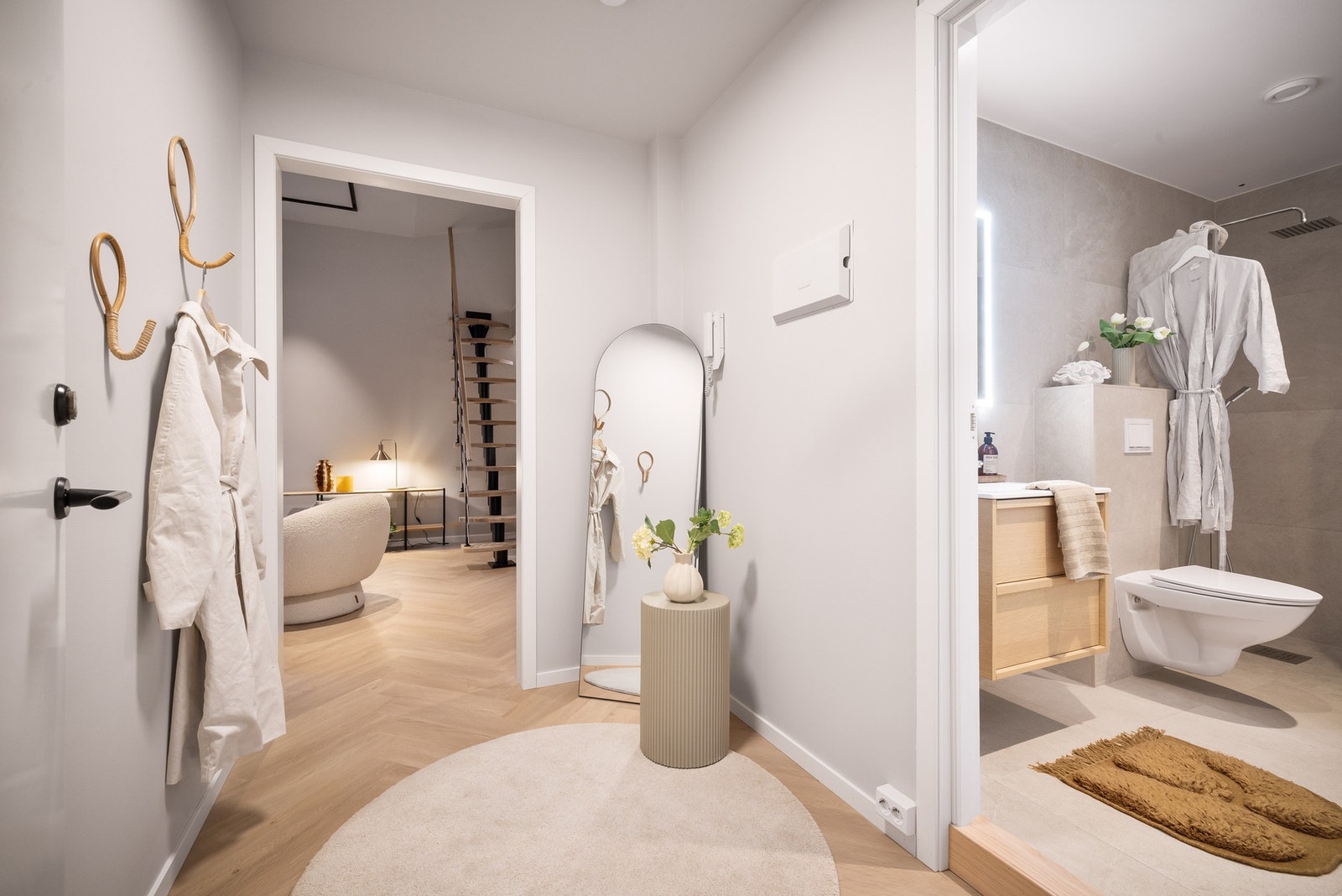 - Entrè. Her er det plass til garderobeløsning - Galleribilde