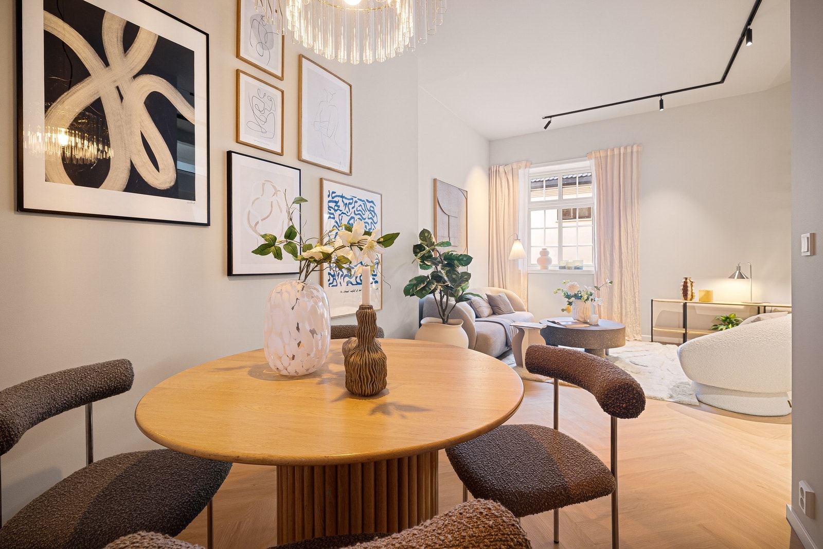 - Takhøyden er på hele 3,2 meter på sitt høyeste, som gir en meget god atmosfære - Galleribilde