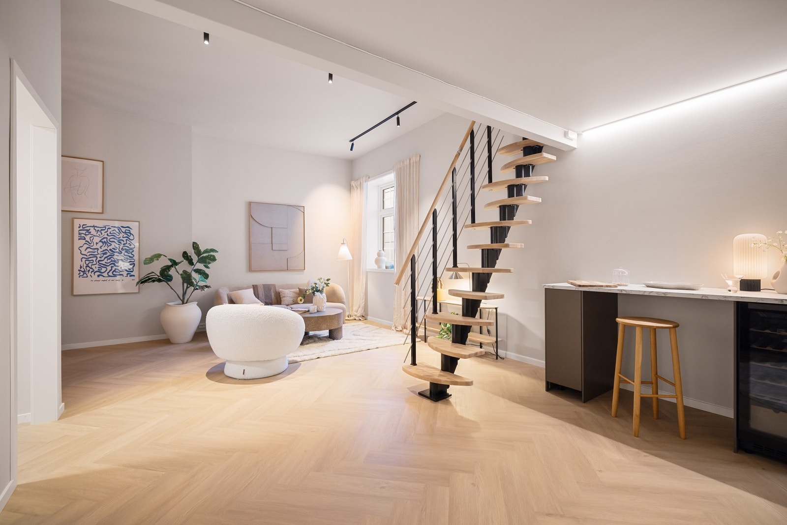 - Ta kontakt med megler på tlf. 413 23 025 ved behov for privatvisning - Galleribilde