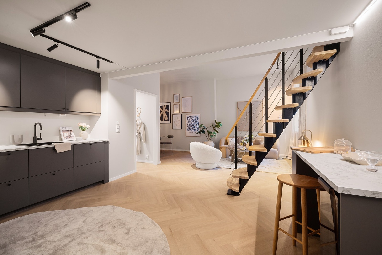 - Strøken og unik leilighet med rålekre kvaliteter - Galleribilde