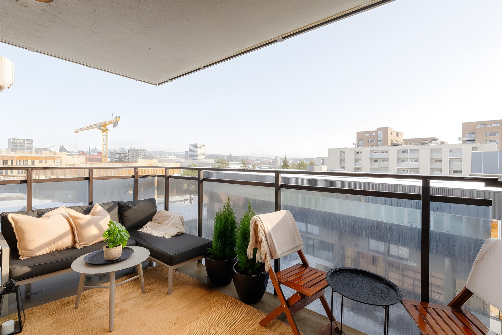 På sommerstid får du gode solforhold med sol fra ca. 08.00 til rundt 19:00 i følge selger. Galleribilde