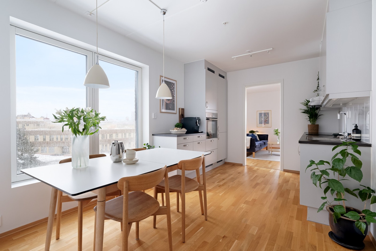 Dette er en lys & tiltalende 4-roms endeleilighet. Galleribilde