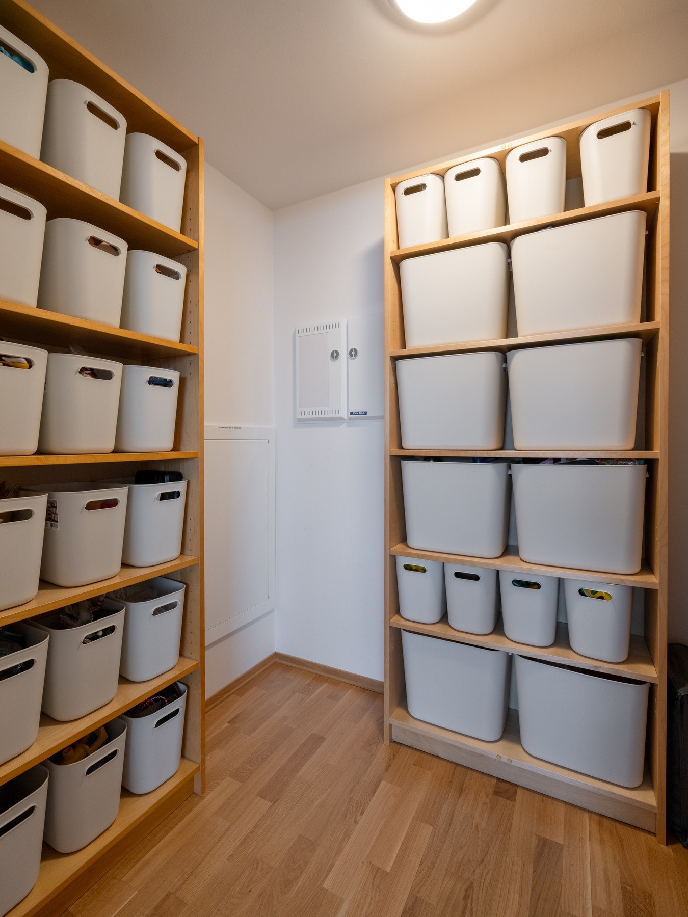 Her er det god plass til å rydde unna det du ikke ønsker skal stå fremme i hverdagen. Galleribilde