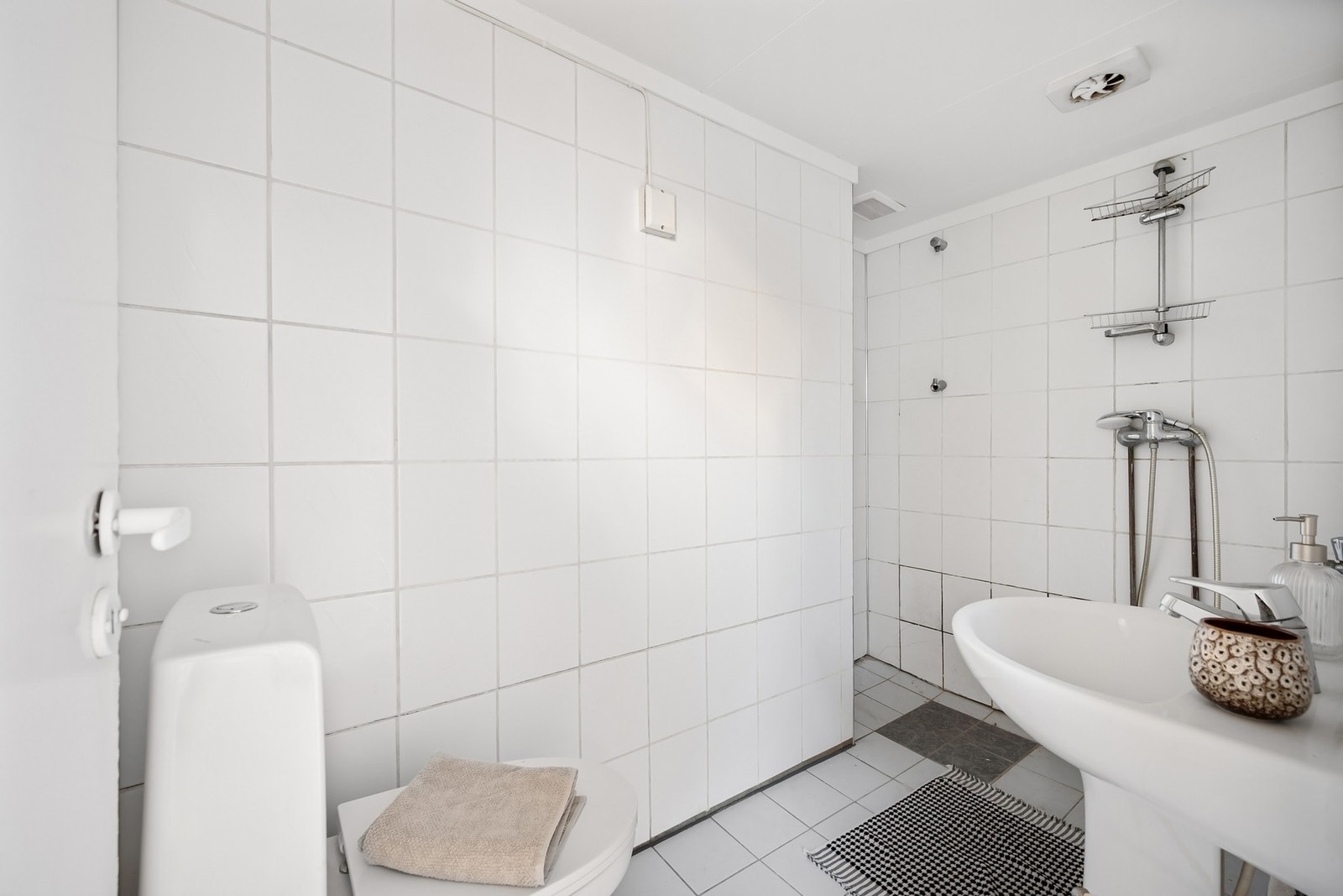 Baderom må påregnes oppgradert/oppusset. Galleribilde