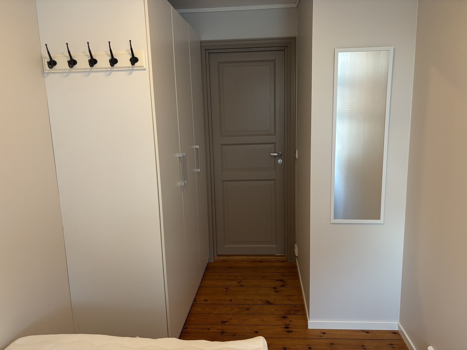 Soverom 3 med garderobeskap. Galleribilde