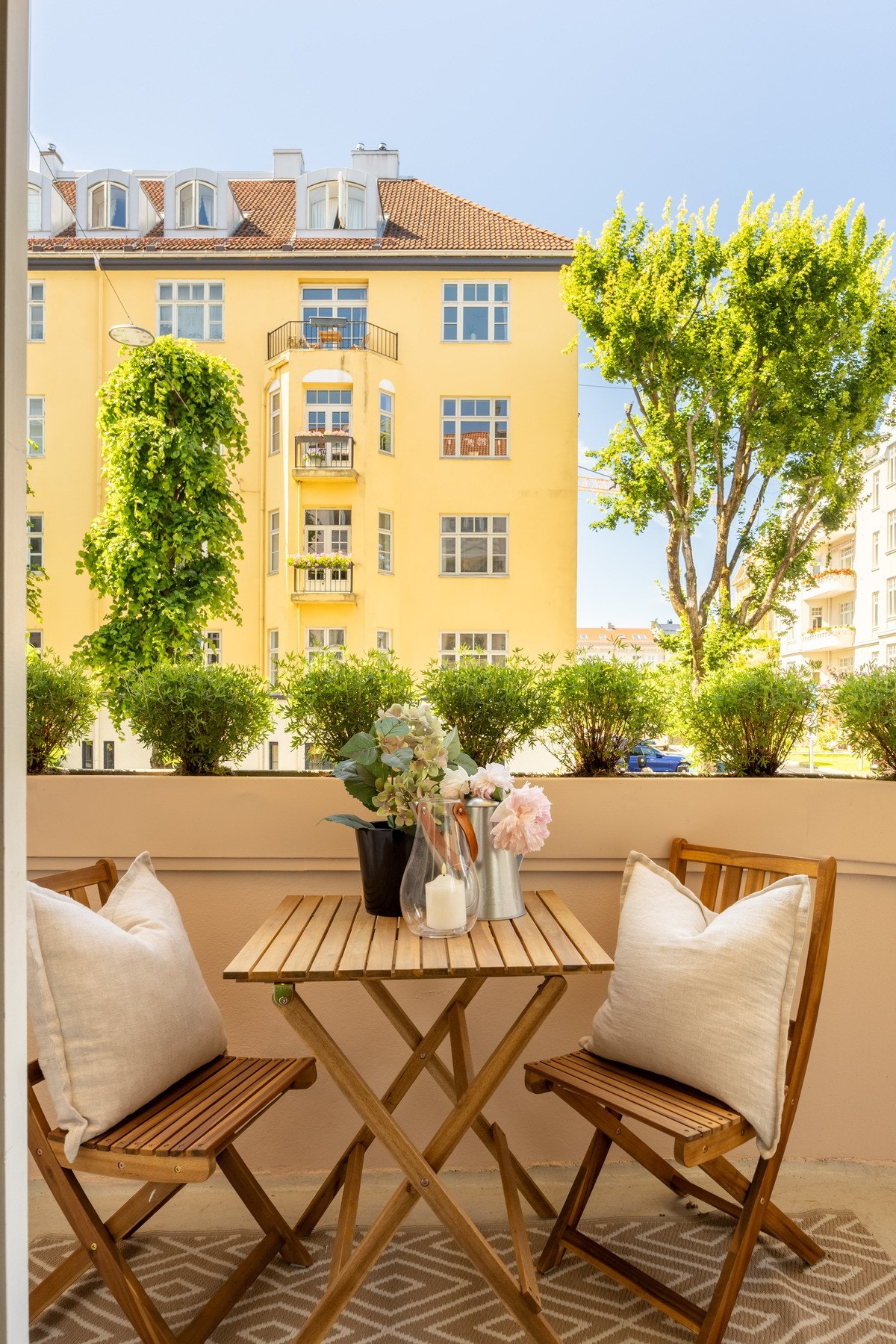 Om sommeren kommer solen ca kl 14:00 til den går ned Galleribilde