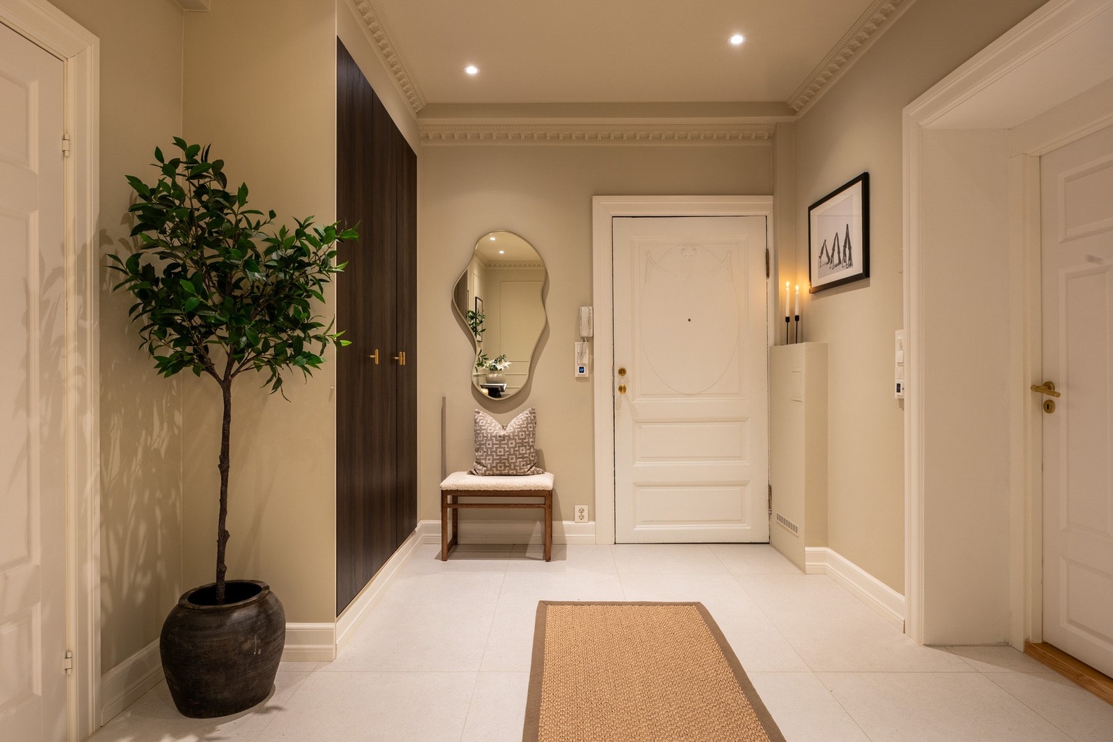 Det er gulvvarme i entré/hall. Galleribilde