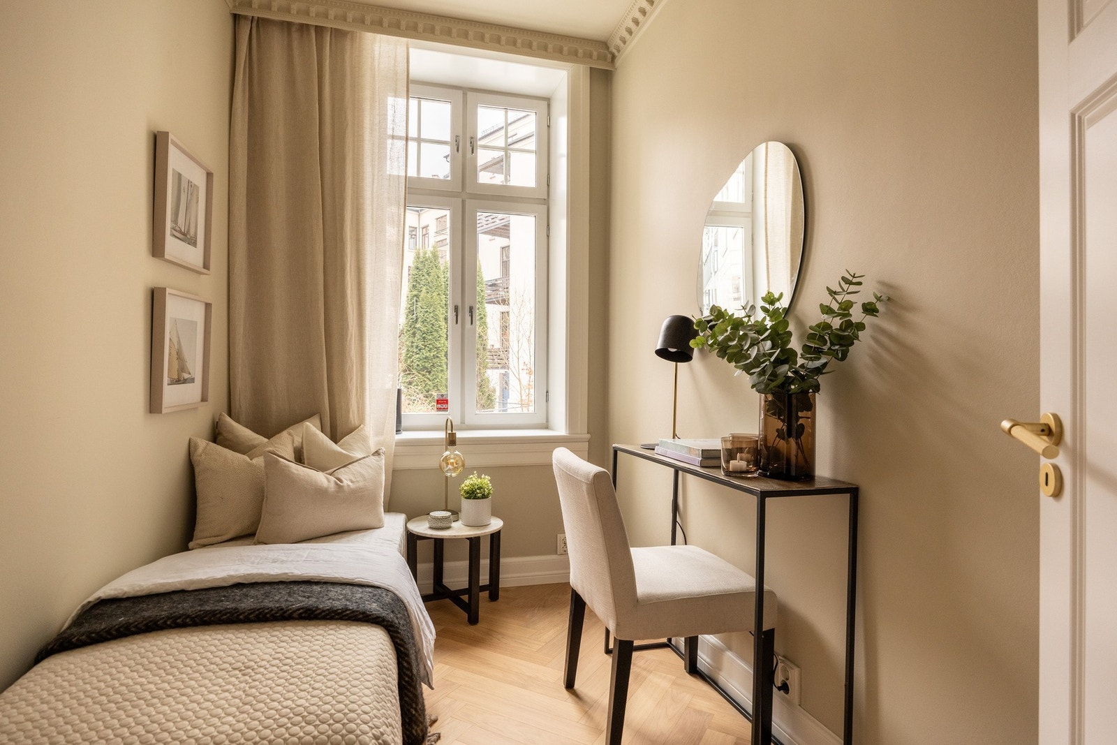 Det andre soverommet egner seg som barnerom, gjesterom eller kontor. Galleribilde