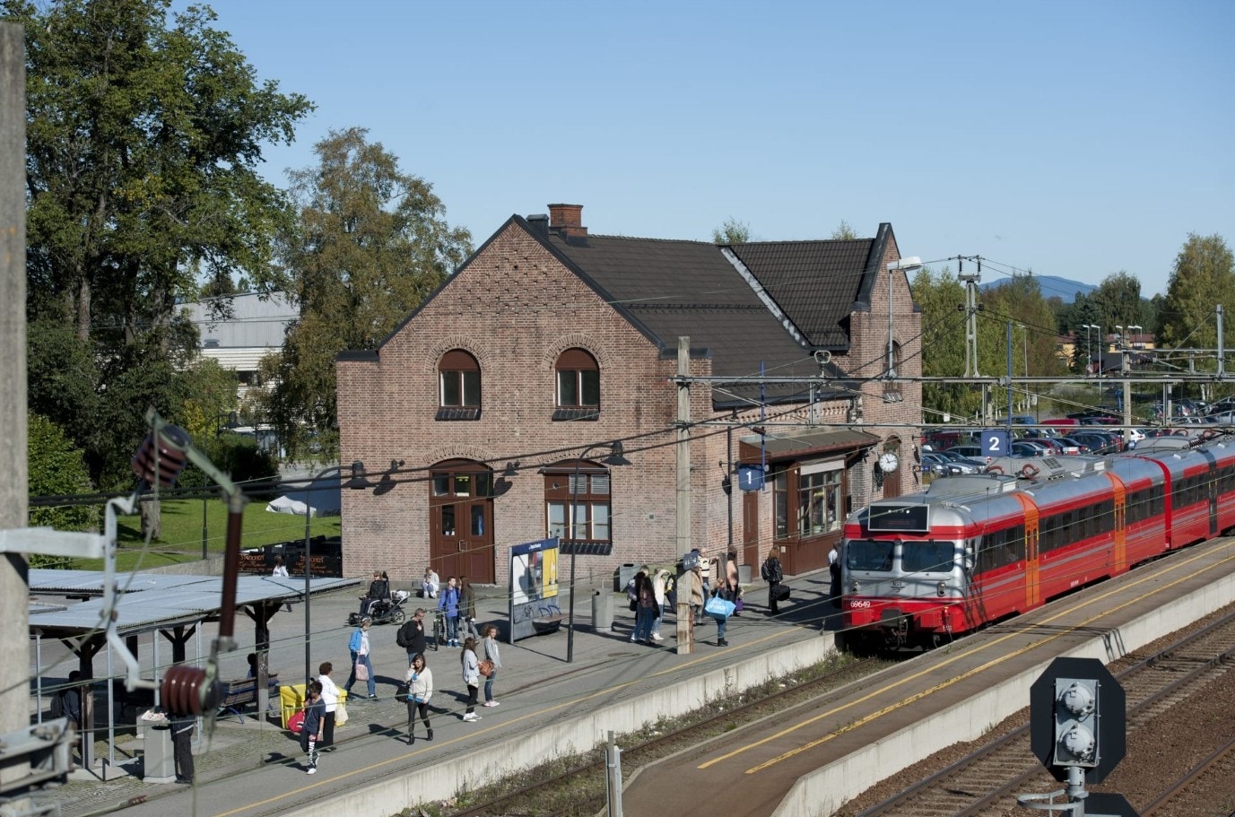 Jessheim Stasjon ligger ca. 850 meter unna og pendlertoget inn til Oslo tar ca. 26 minutter Galleribilde
