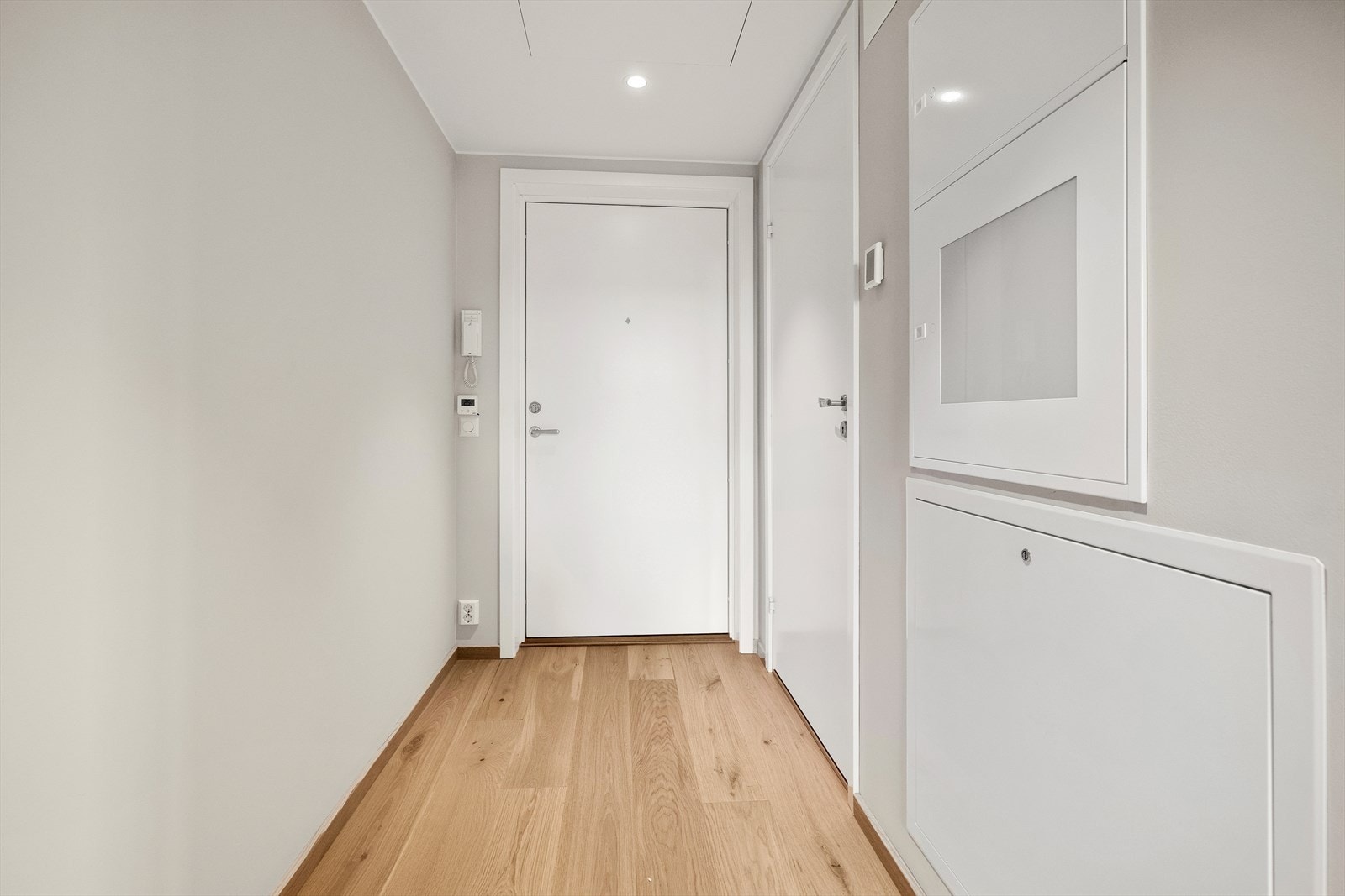 I tillegg medfølger det en praktisk bod i kjelleren. Her er det gode oppbevaringsmuligheter. Galleribilde