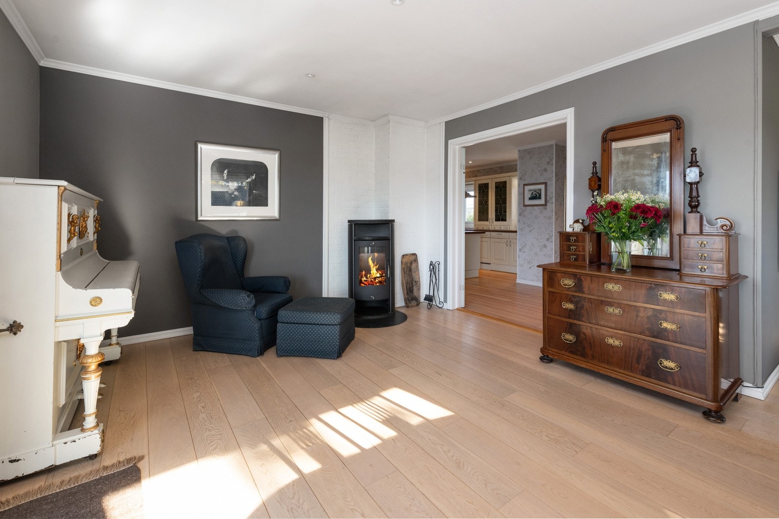 Fin peisovn som gir god varme og kos på kalde dager Galleribilde