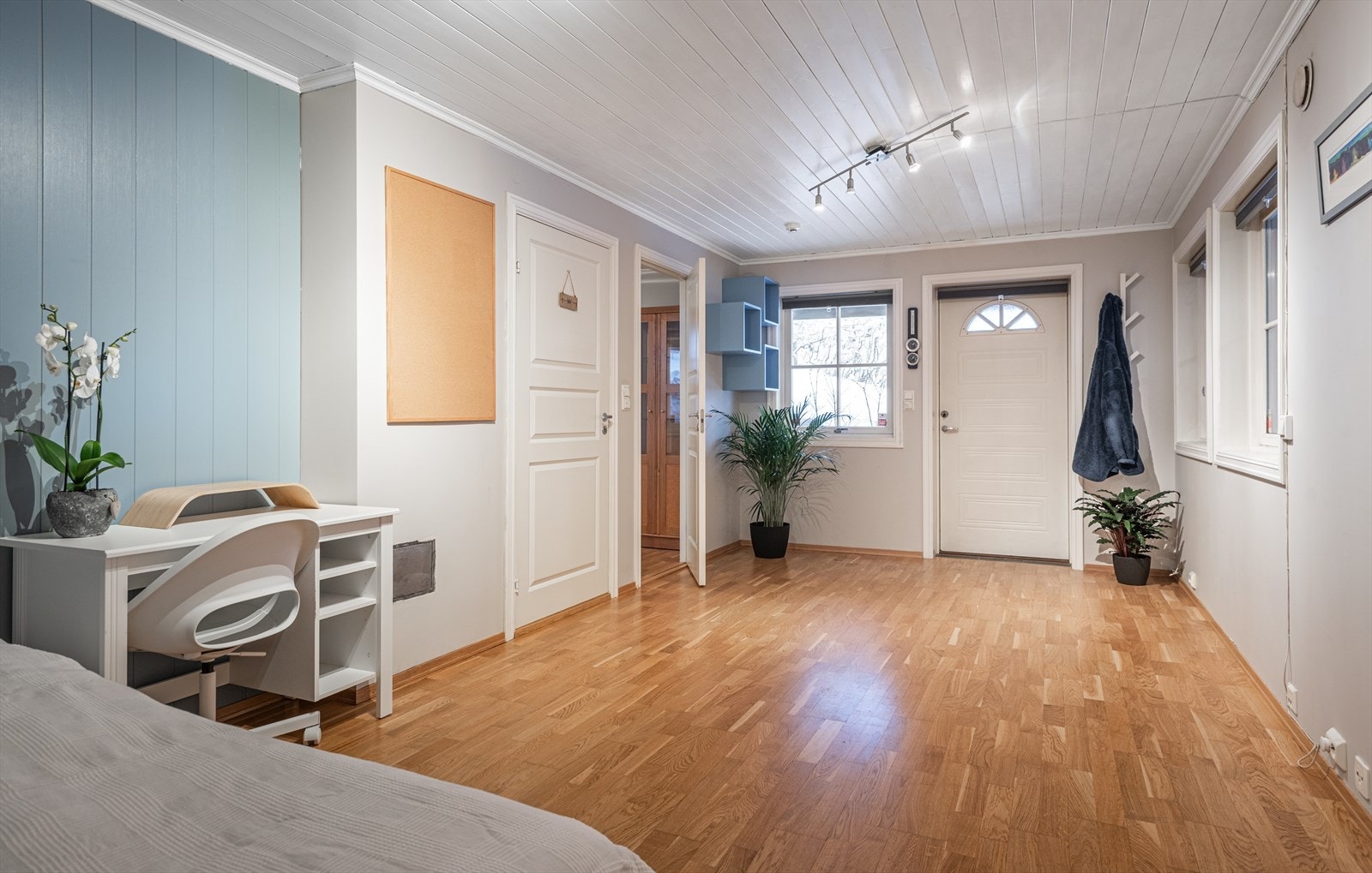 Kjelleren har egen inngang. Mulighet for etablering av hybel Galleribilde