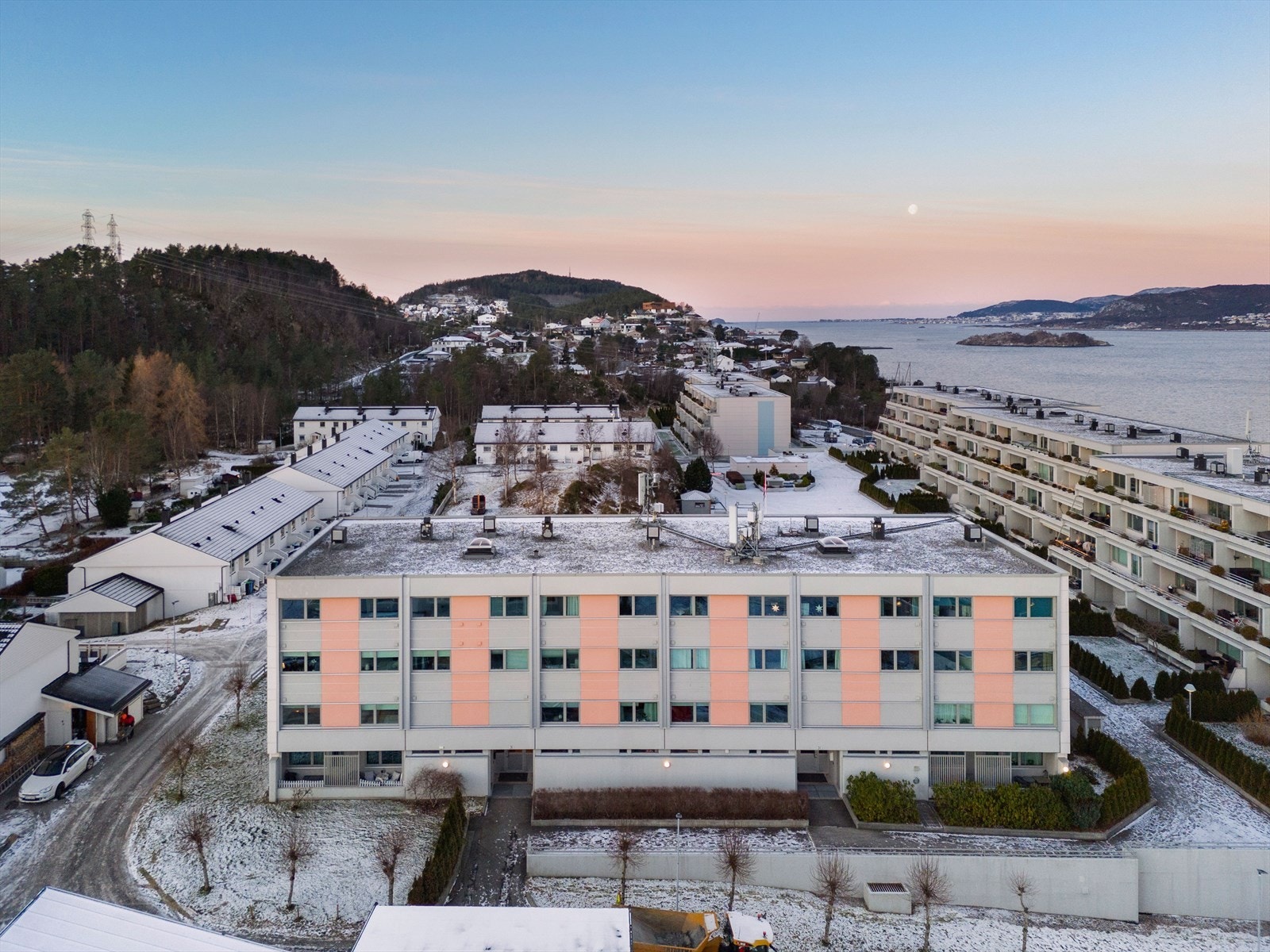 Torvteigen borettslag ligger i et attraktivt og fredelig boligområde like øst for Ålesund sentrum. Galleribilde