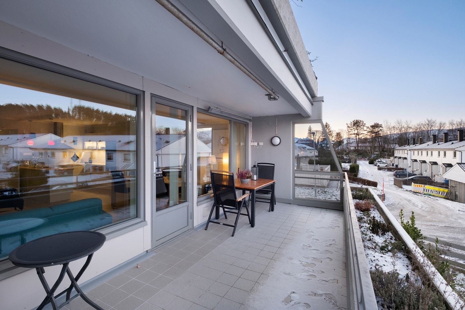 Stor vestvendt veranda på ca. 15 m². Galleribilde