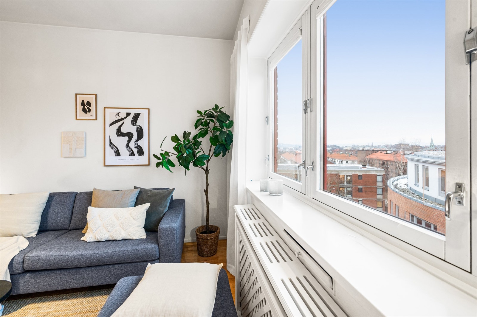 Fyring/varmtvann à konto inkludert, samt fiber 1000/1000mbit. Galleribilde