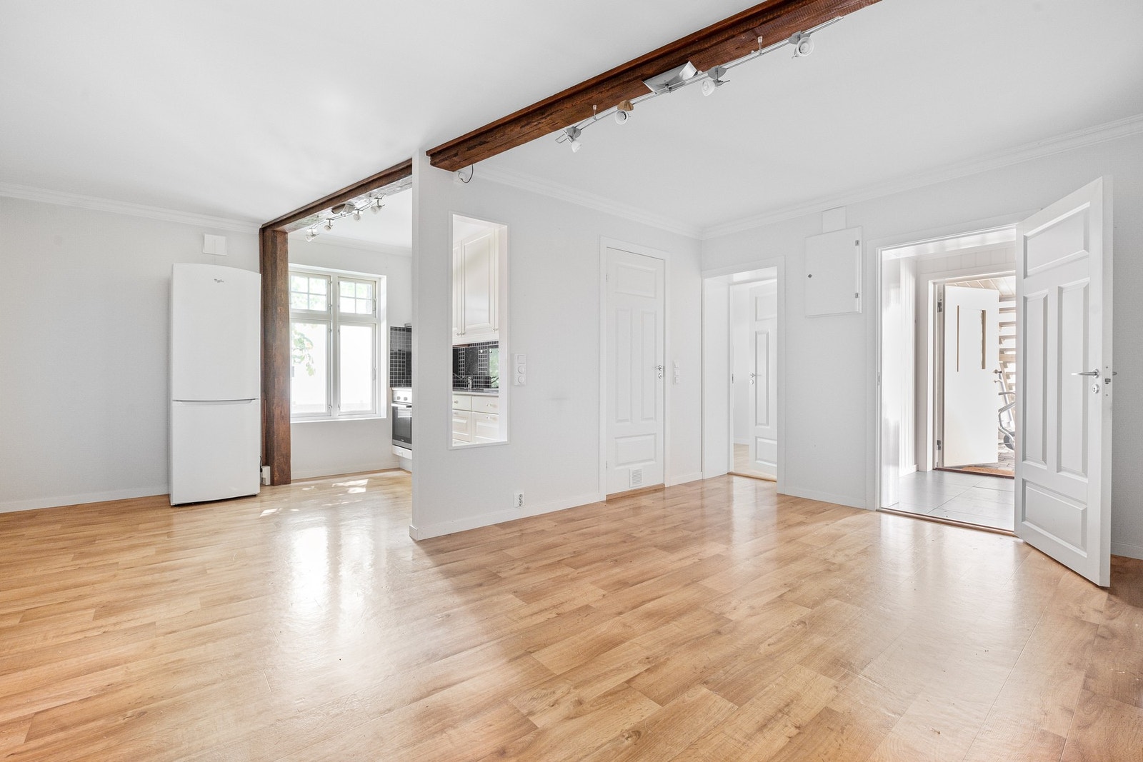 Del 2 - 1. etasje romslig rom innredet som stue Galleribilde