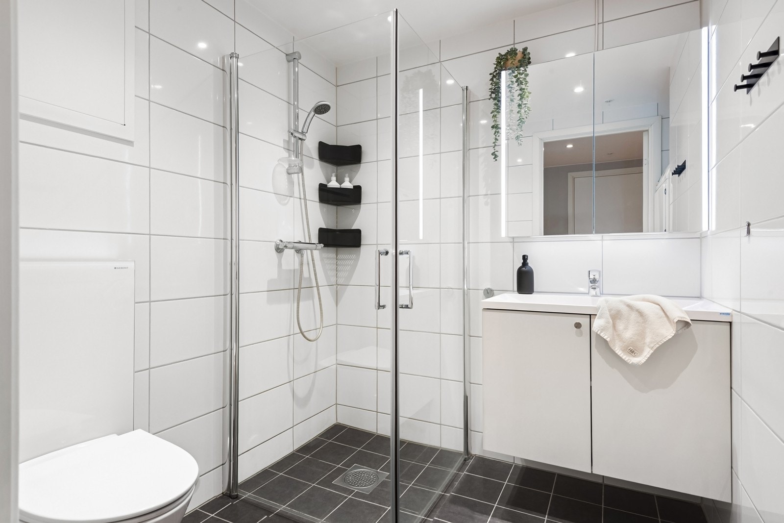 Flislagt baderom med gulvvarme. Galleribilde